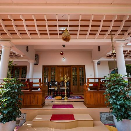 Parudeesa - Heavenly- Luxurious Palace Look-Near Cbd - Kerala - India With Breakfast Kaladi Екстер'єр фото