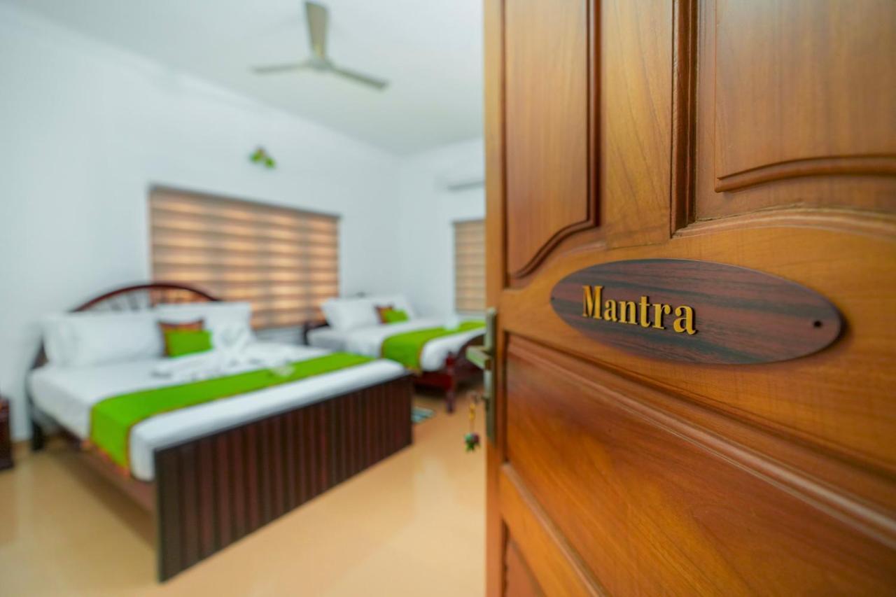 Parudeesa - Heavenly- Luxurious Palace Look-Near Cbd - Kerala - India With Breakfast Kaladi Номер фото