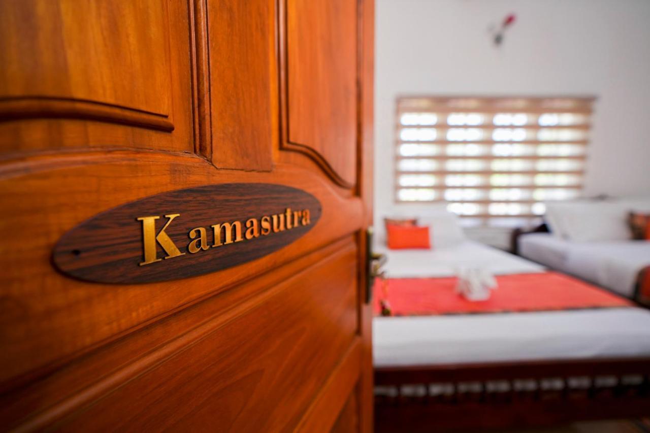 Parudeesa - Heavenly- Luxurious Palace Look-Near Cbd - Kerala - India With Breakfast Kaladi Номер фото