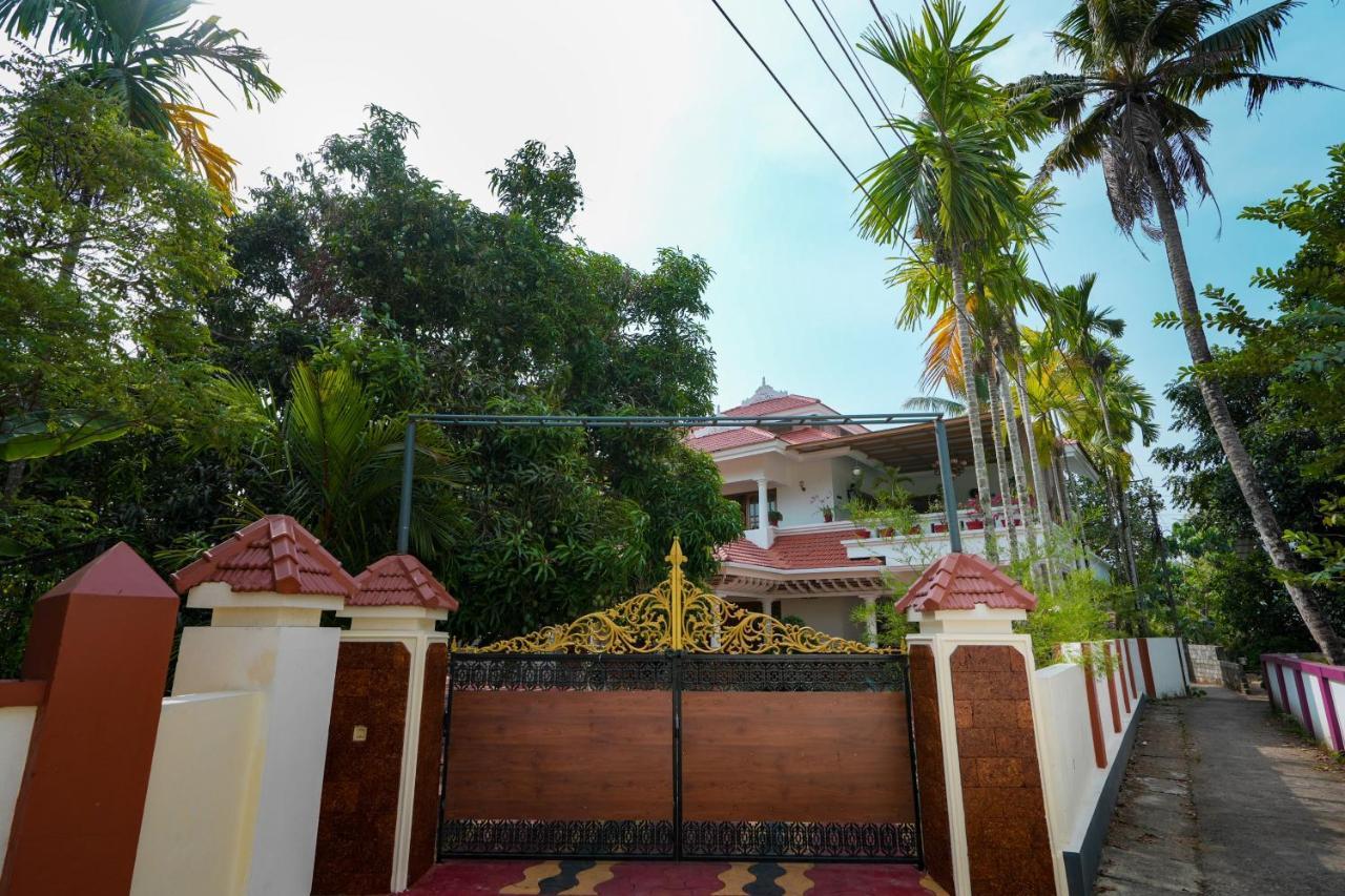 Parudeesa - Heavenly- Luxurious Palace Look-Near Cbd - Kerala - India With Breakfast Kaladi Екстер'єр фото