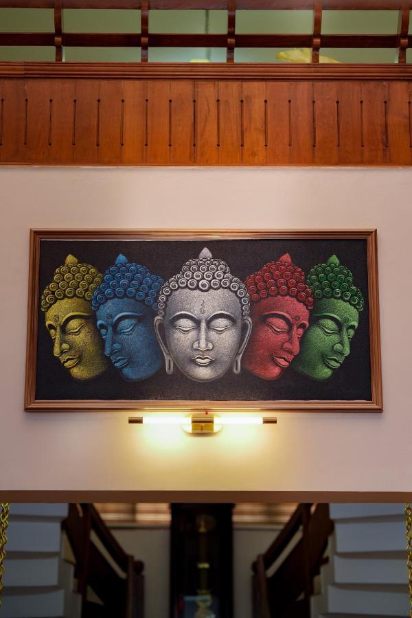 Parudeesa - Heavenly- Luxurious Palace Look-Near Cbd - Kerala - India With Breakfast Kaladi Екстер'єр фото